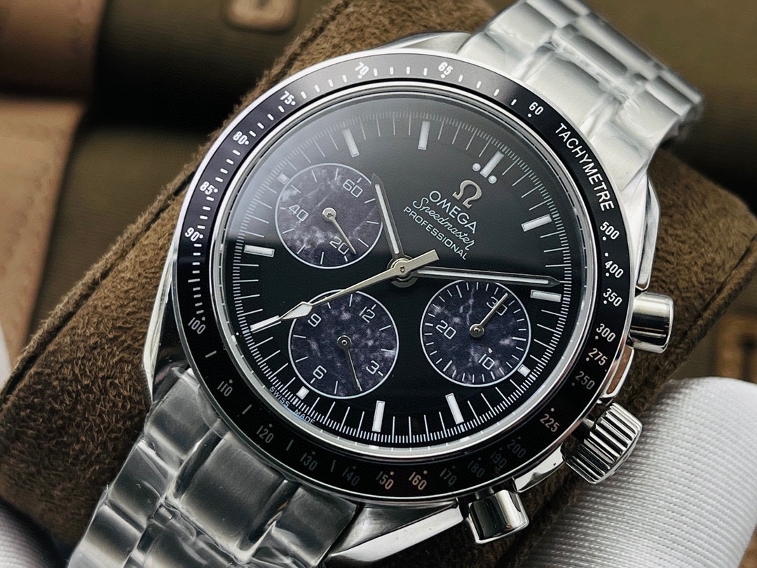 Omega Speedmaster Chronograph 40 mm Watch – IW-1456 - Image 3
