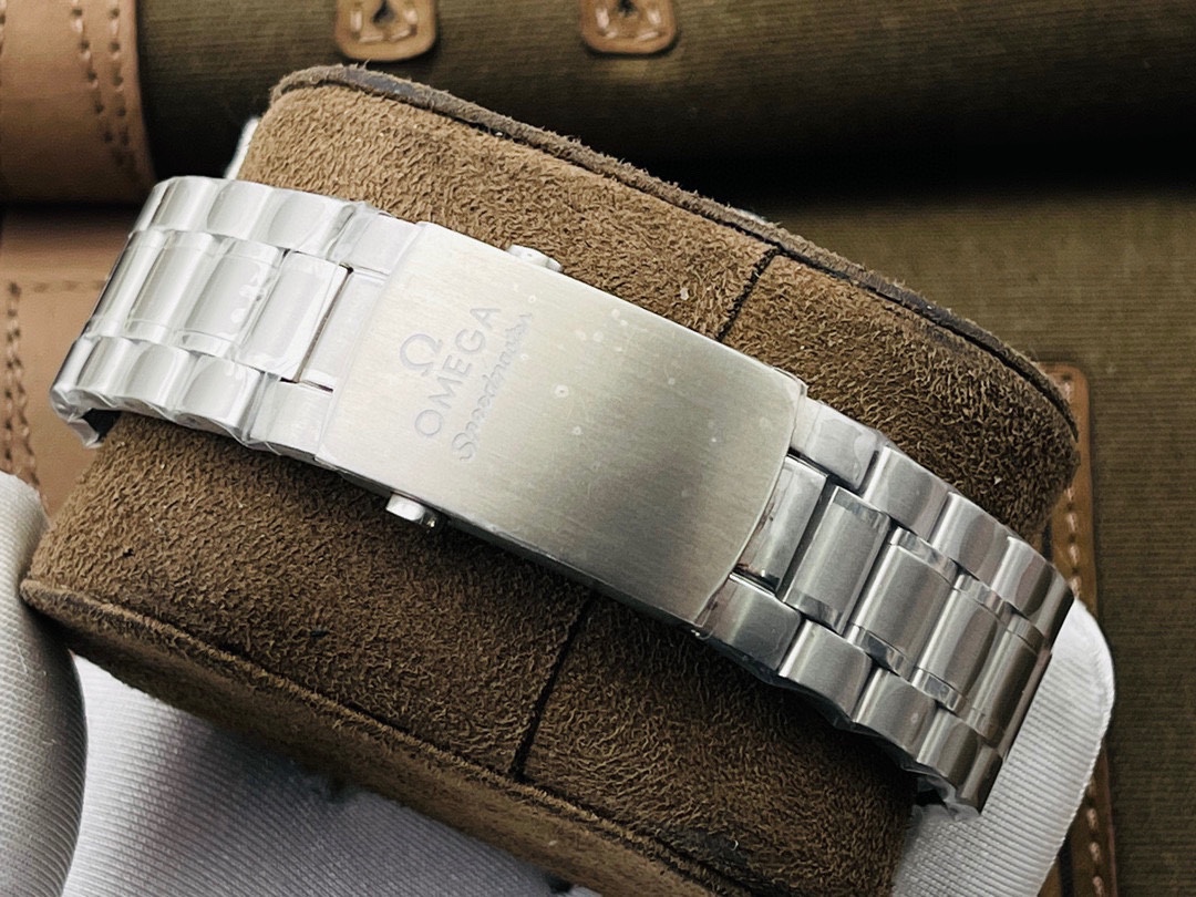 Omega Speedmaster Chronograph 40 mm Watch – IW-1456 - Image 9