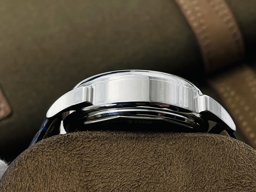 Vacheron Constantin Classic Chronograph 41 mm Watch – IW-1071 - Image 6