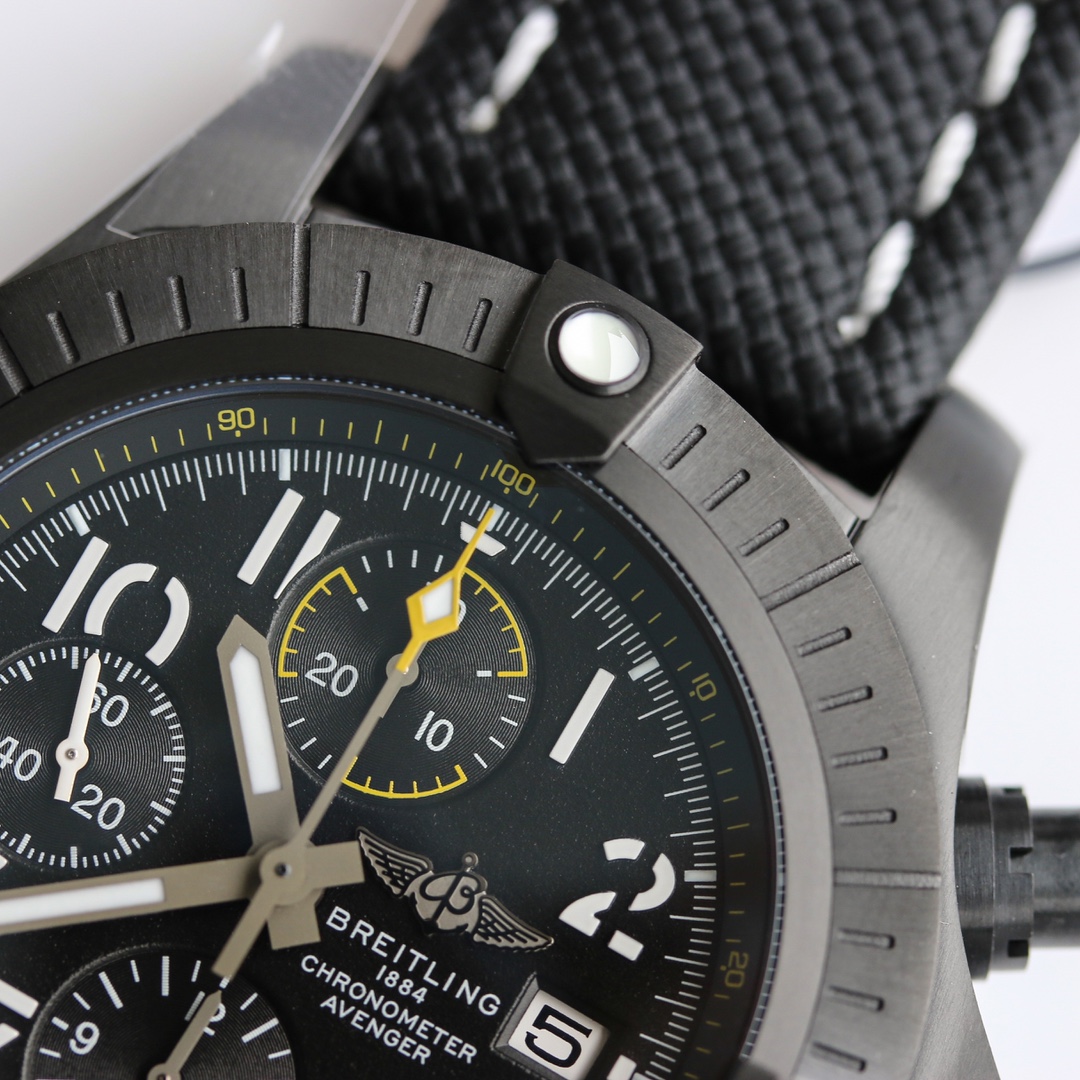 Classic Chronograph 46 mm Watch – IW-2173 - Image 4