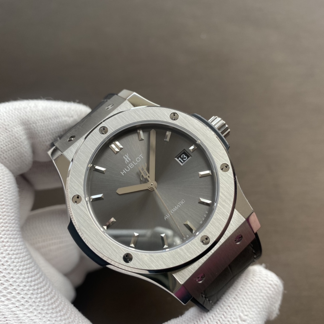 Hublot Classic 42 mm Watch – IW-0382 - Image 2