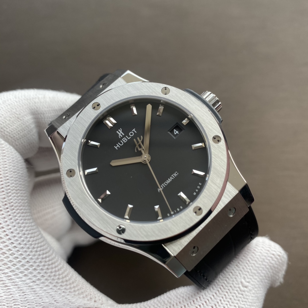 Hublot Classic 42 mm Watch – IW-0384 - Image 2