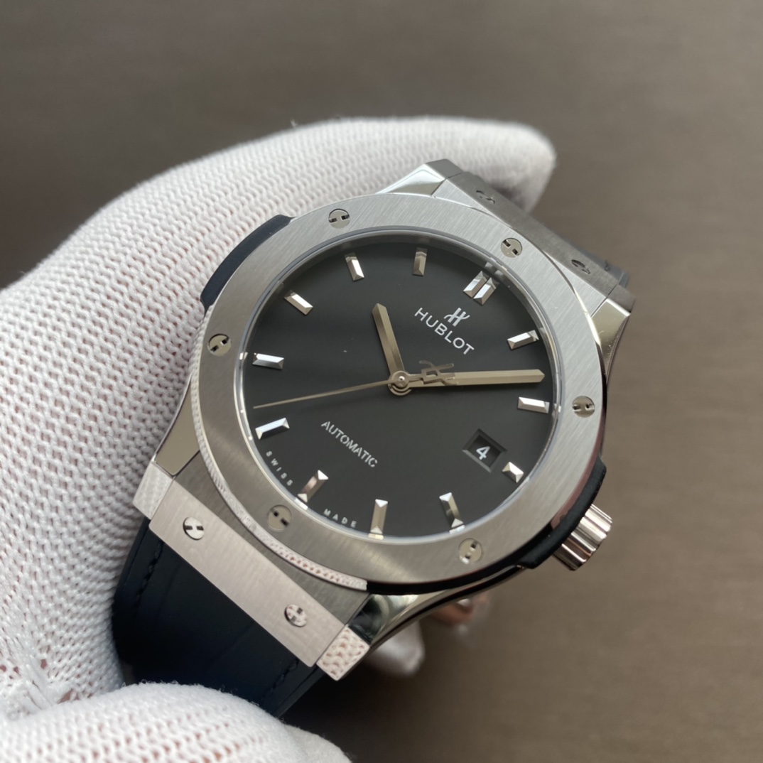Hublot Classic 42 mm Watch – IW-0384 - Image 3