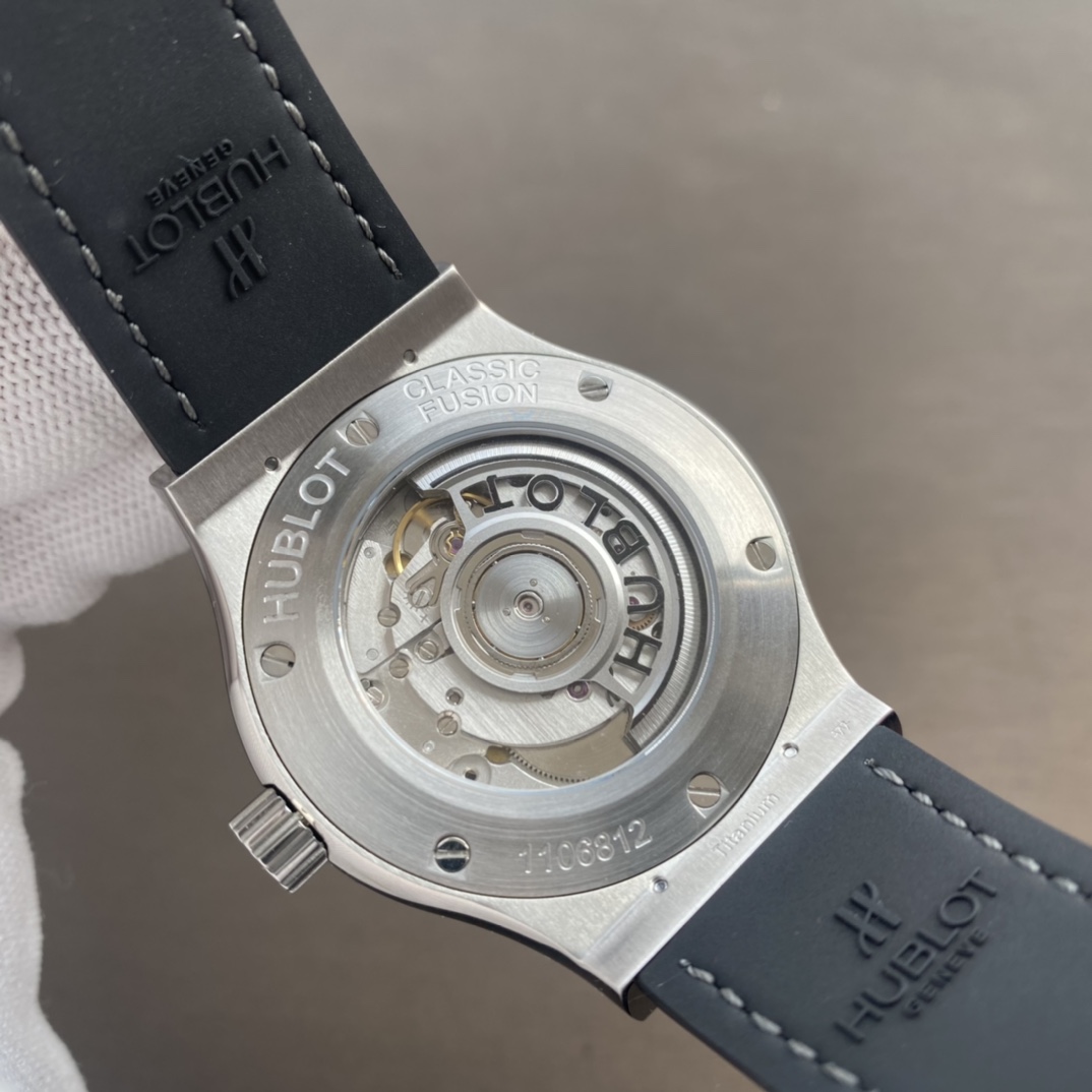 Hublot Classic 42 mm Watch – IW-0383 - Image 5