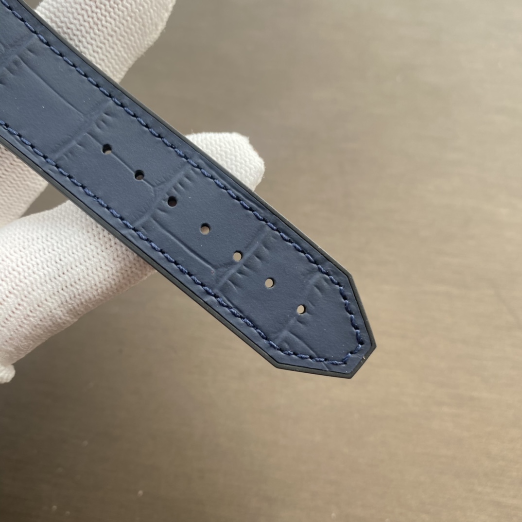 Hublot Classic 42 mm Watch – IW-0383 - Image 8