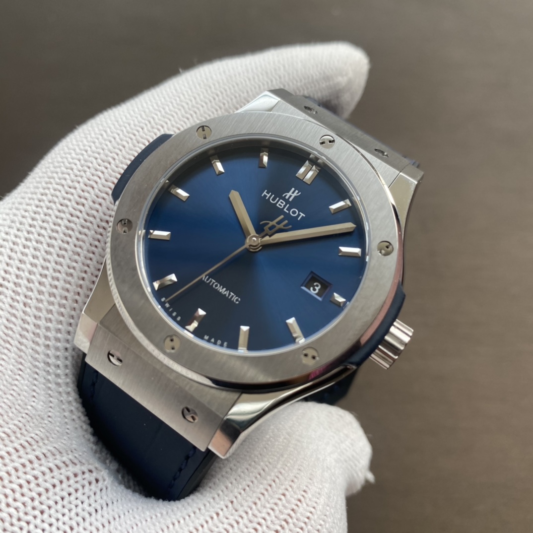 Hublot Classic 42 mm Watch – IW-0383 - Image 3