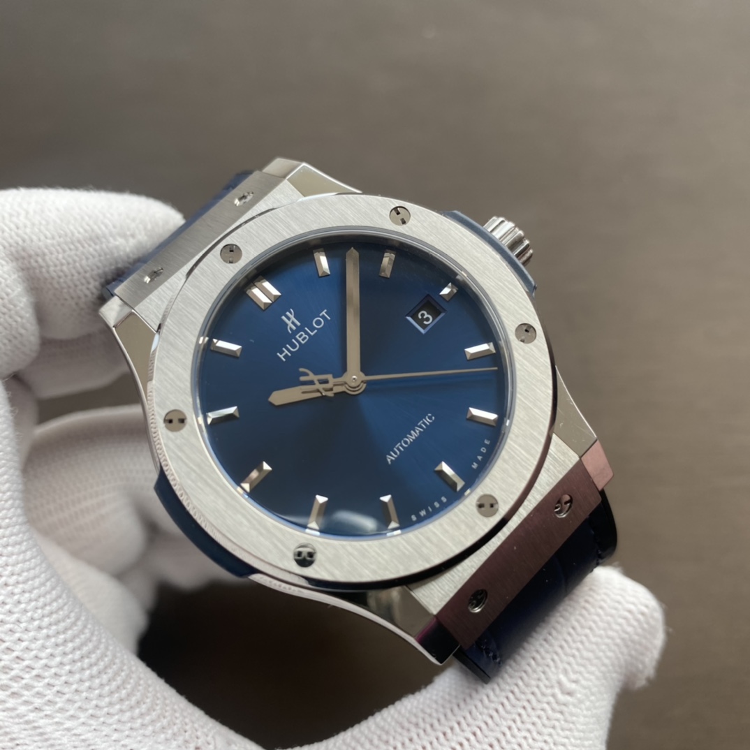 Hublot Classic 42 mm Watch – IW-0383 - Image 2