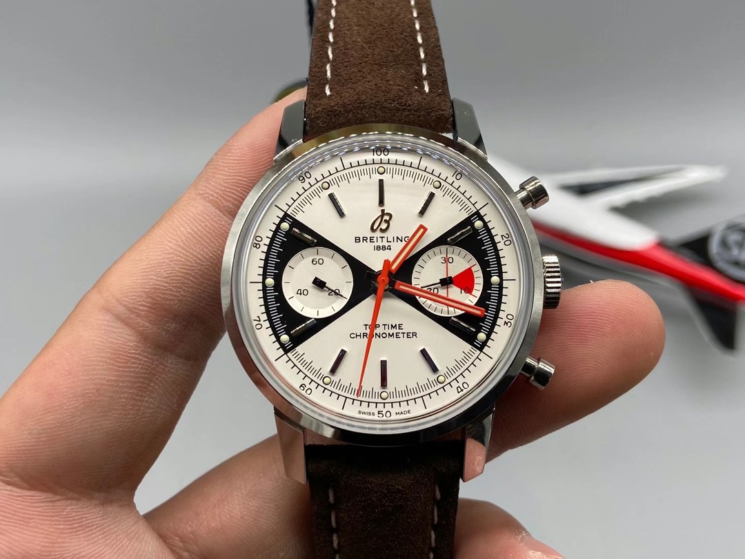 Classic Chronograph 41 mm Watch – IW-0658 - Image 3
