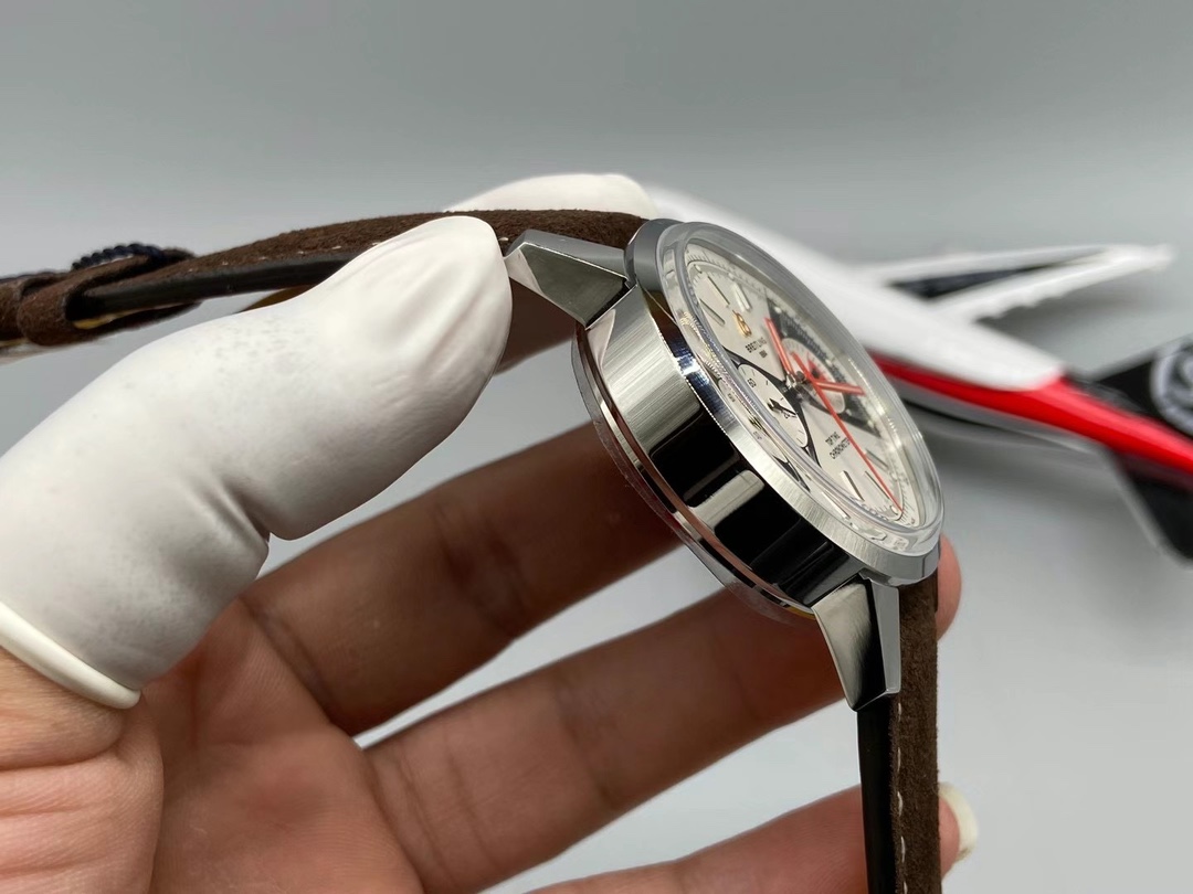 Classic Chronograph 41 mm Watch – IW-0658 - Image 6