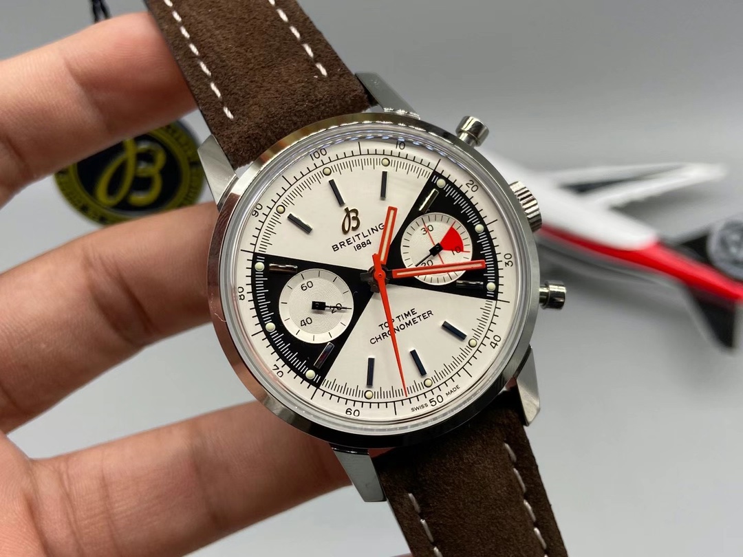Classic Chronograph 41 mm Watch – IW-0658 - Image 2