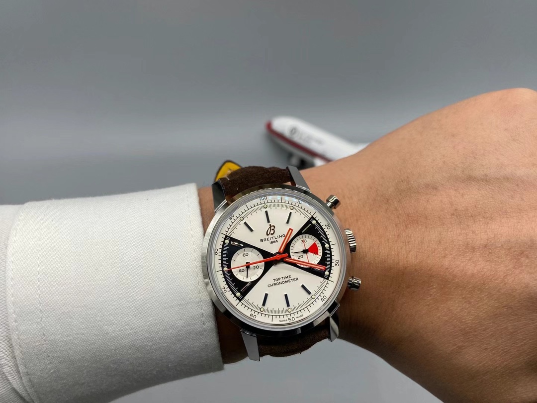 Classic Chronograph 41 mm Watch – IW-0658 - Image 10