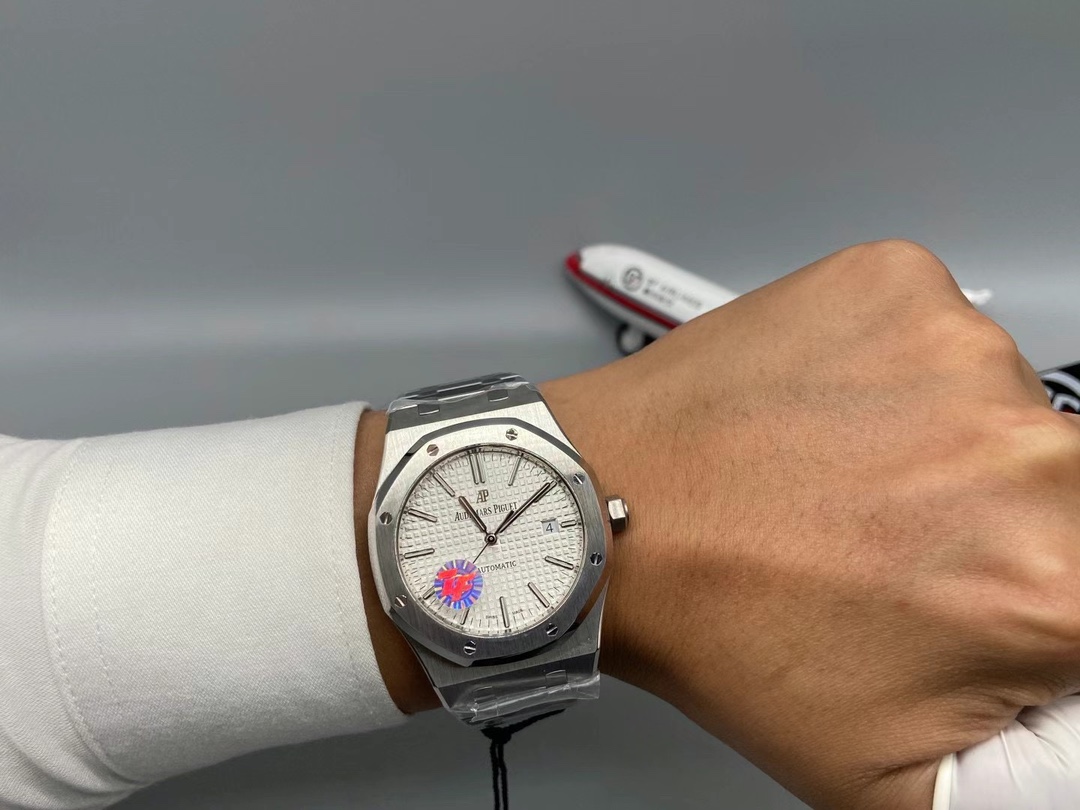 Audemars Piguet Royal Oak Watch – IW-2187 - Image 8