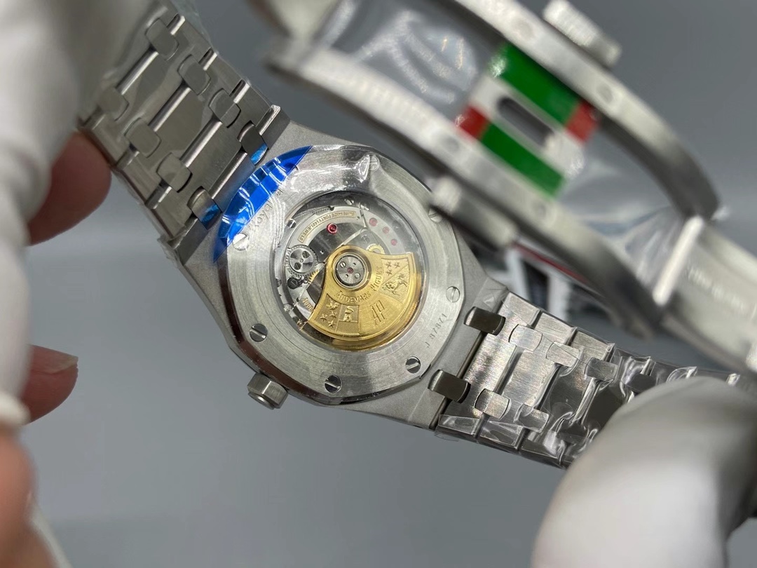 Audemars Piguet Royal Oak Watch – IW-2187 - Image 6