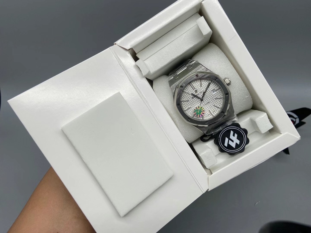 Audemars Piguet Royal Oak Watch – IW-2187 - Image 9