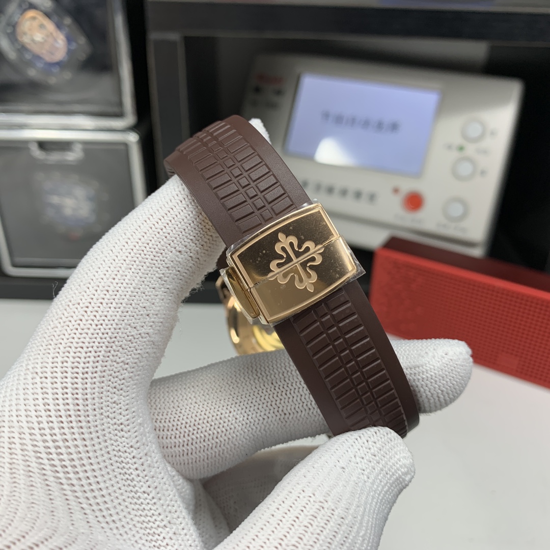 Patek Philippe Explorer 40 mm Watch – IW-2468 - Image 8