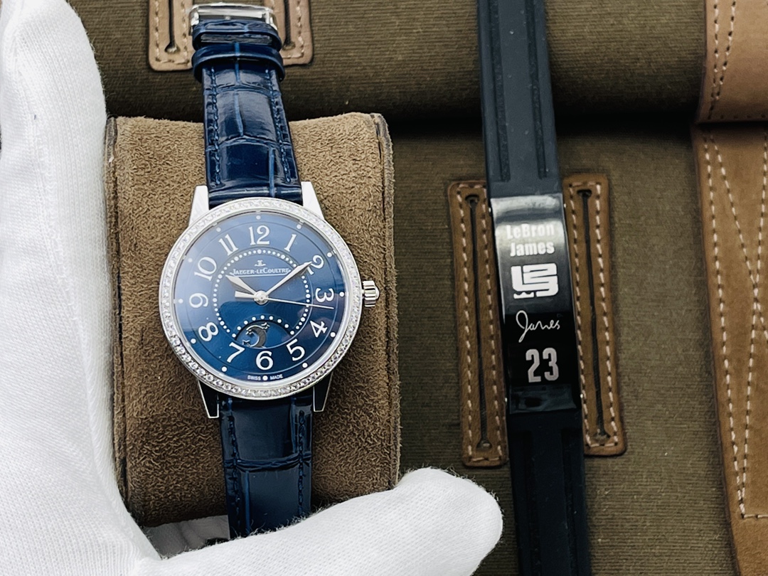 Jaeger-LeCoultre Classic 34 mm Watch – IW-0552