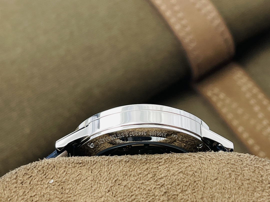 Jaeger-LeCoultre Classic 34 mm Watch – IW-0552 - Image 6