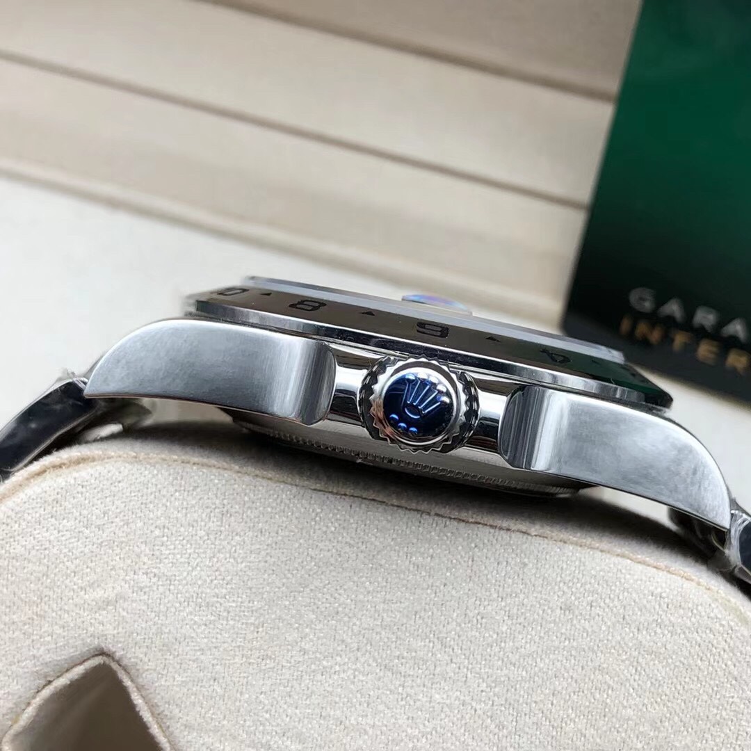Oyster Perpetual Luminous 42 mm Watch – IW-3252 - Image 5