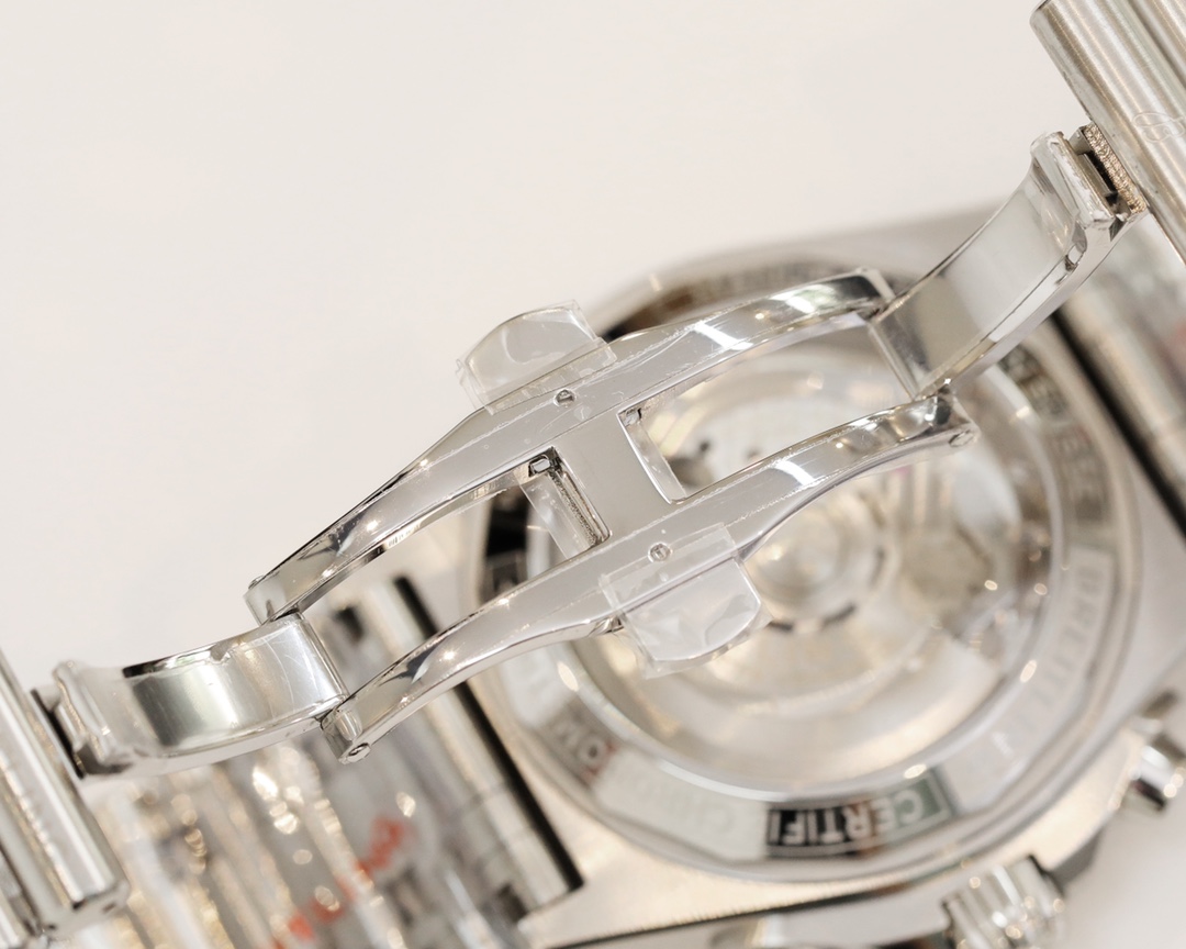 Breitling Classic 42 mm Watch – IW-0655 - Image 8