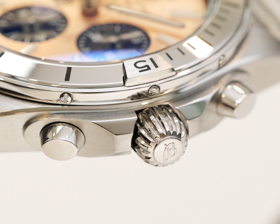 Breitling Classic 42 mm Watch – IW-0655 - Image 5
