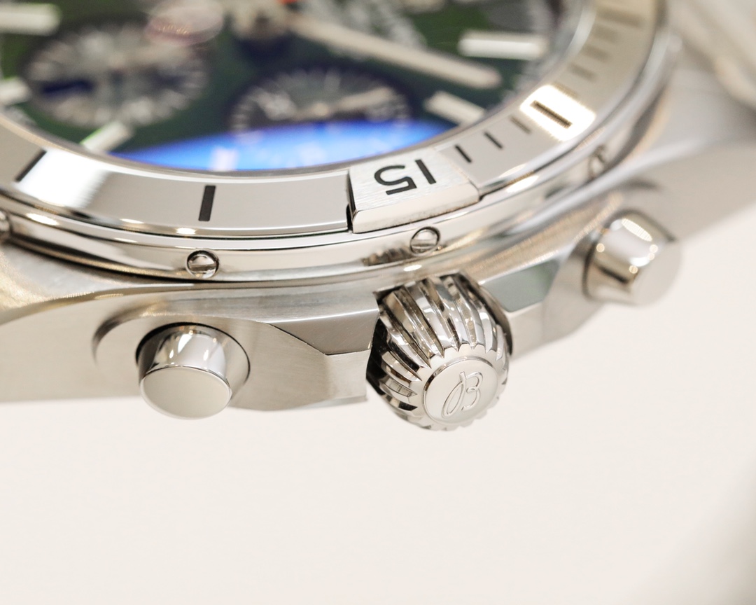 Breitling Classic 42 mm Watch – IW-0656 - Image 5