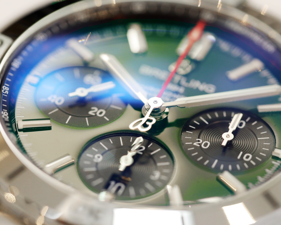 Breitling Classic 42 mm Watch – IW-0656 - Image 4