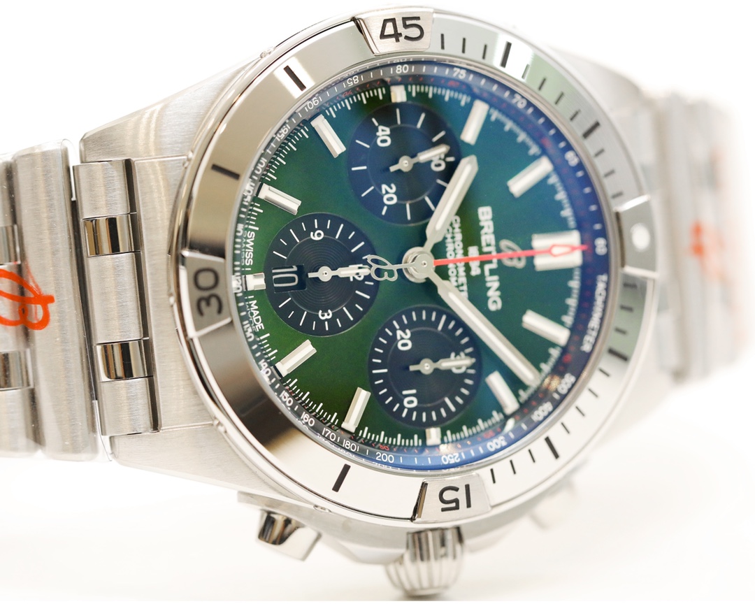 Breitling Classic 42 mm Watch – IW-0656 - Image 3