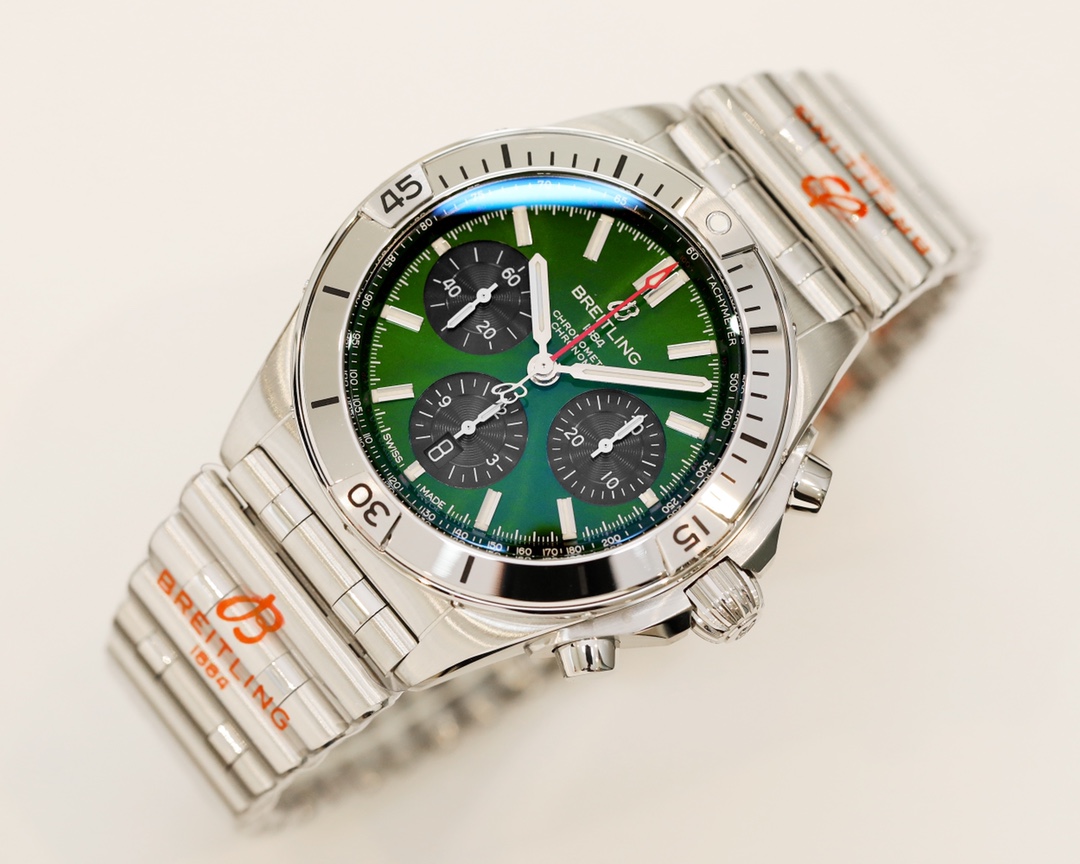 Breitling Classic 42 mm Watch – IW-0656