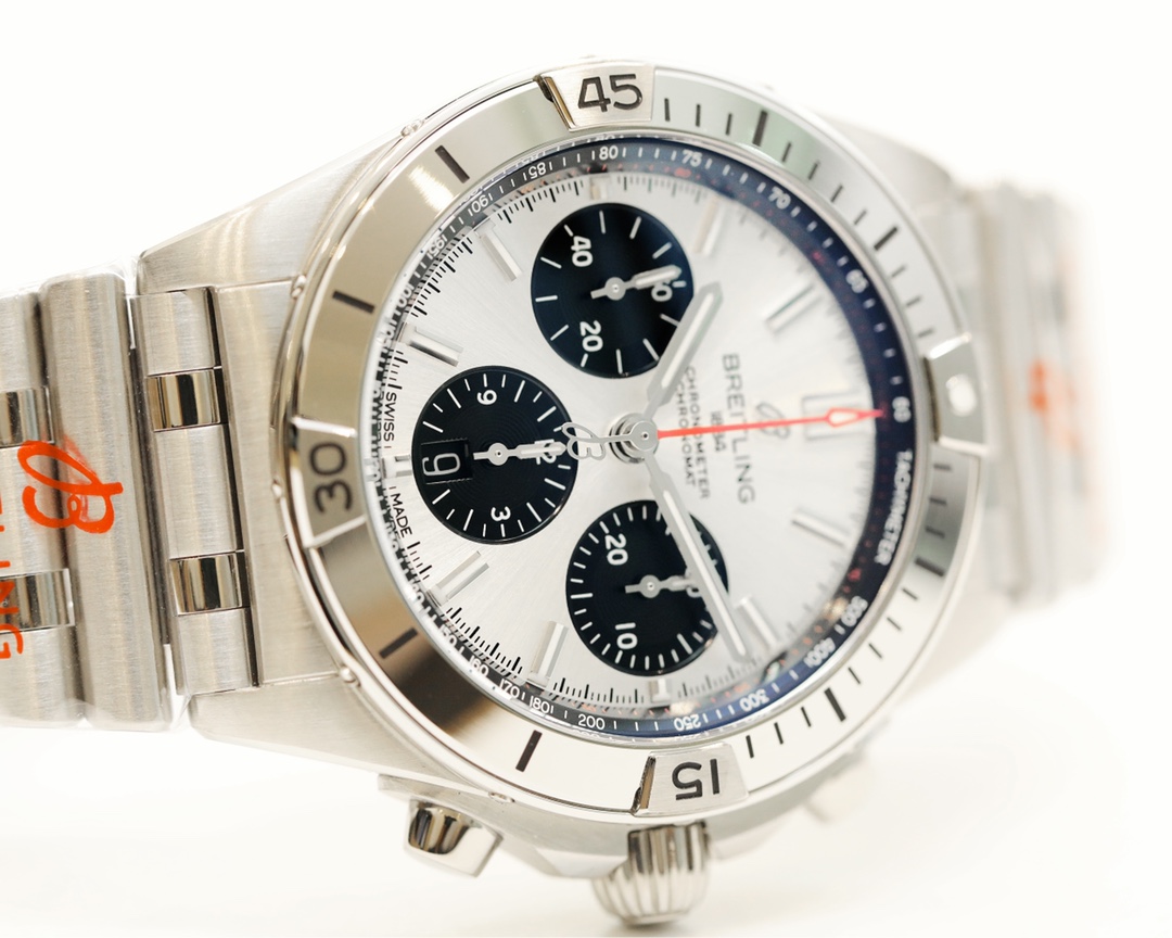 Breitling Classic 42 mm Watch – IW-0657 - Image 3