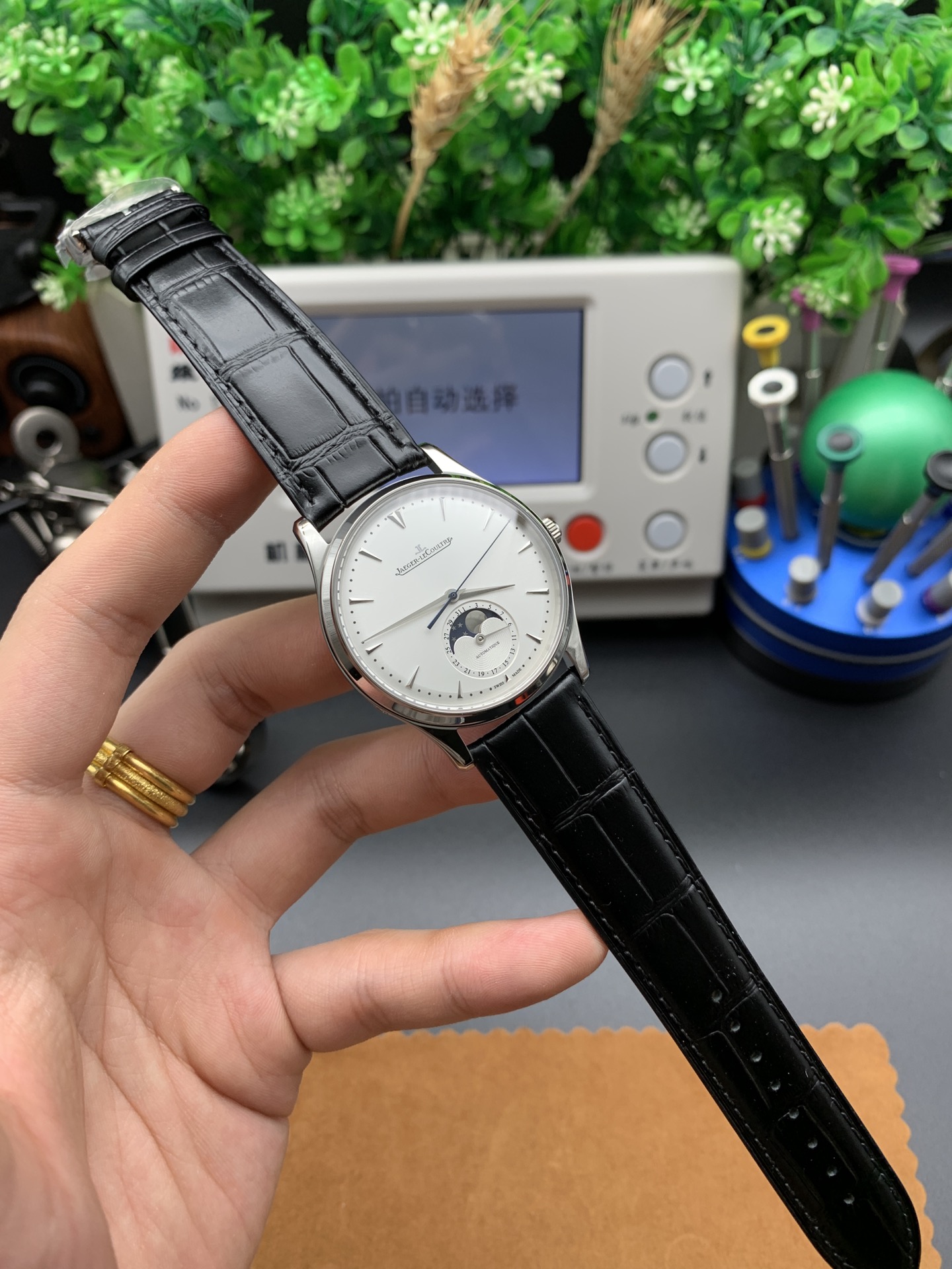 Jaeger-LeCoultre Classic Moonphase Watch – IW-0480 - Image 6