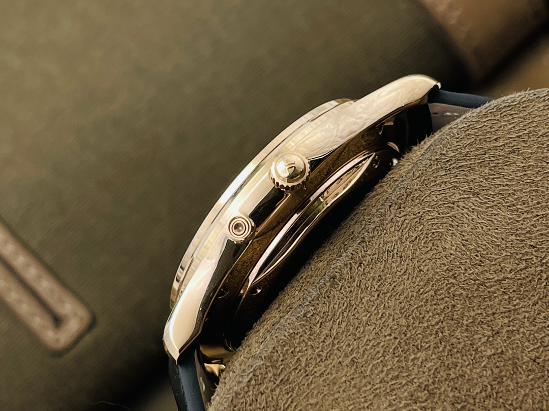 Jaeger-LeCoultre Master Control Moonphase 39 mm Watch – IW-0507 - Image 5