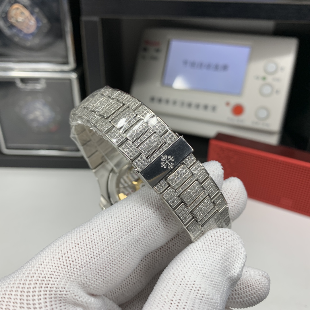 Patek Philippe Nautilus Diamond-Set 40 mm Watch – IW-2516 - Image 9