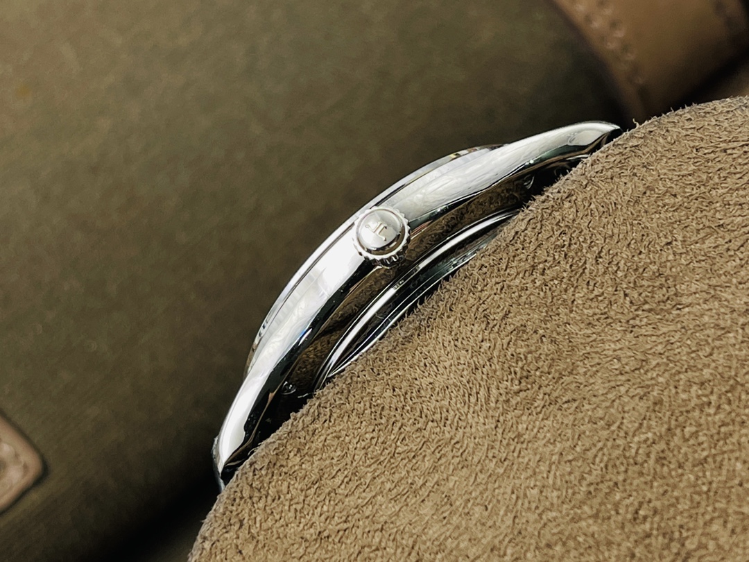 Jaeger-LeCoultre Master Control 40 mm Watch – IW-0506 - Image 5