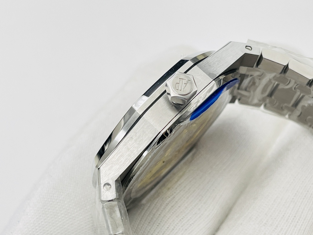 Audemars Piguet Royal Oak Skeleton Dial Watch – IW-2183 - Image 5