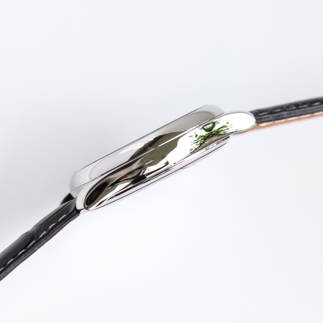 Longines Classic Moonphase 40 mm Watch – IW-0789 - Image 7