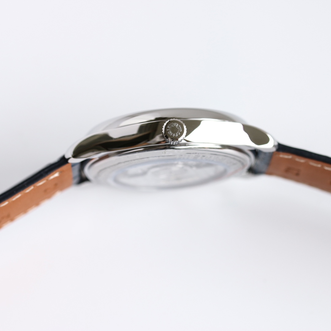 Longines Classic Moonphase 40 mm Watch – IW-0787 - Image 6