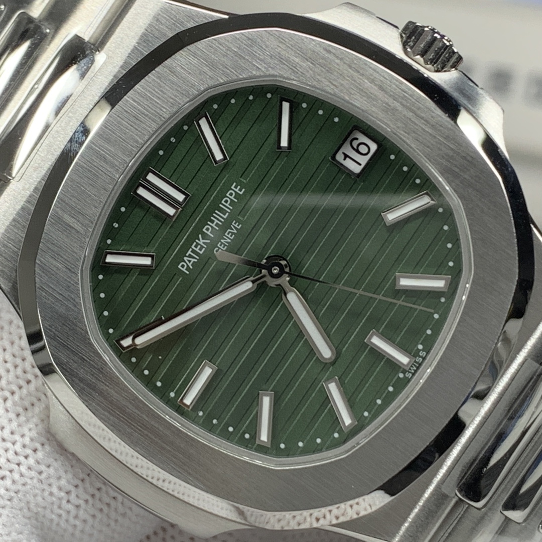Patek Philippe Nautilus 40 mm Watch – IW-2462 - Image 2