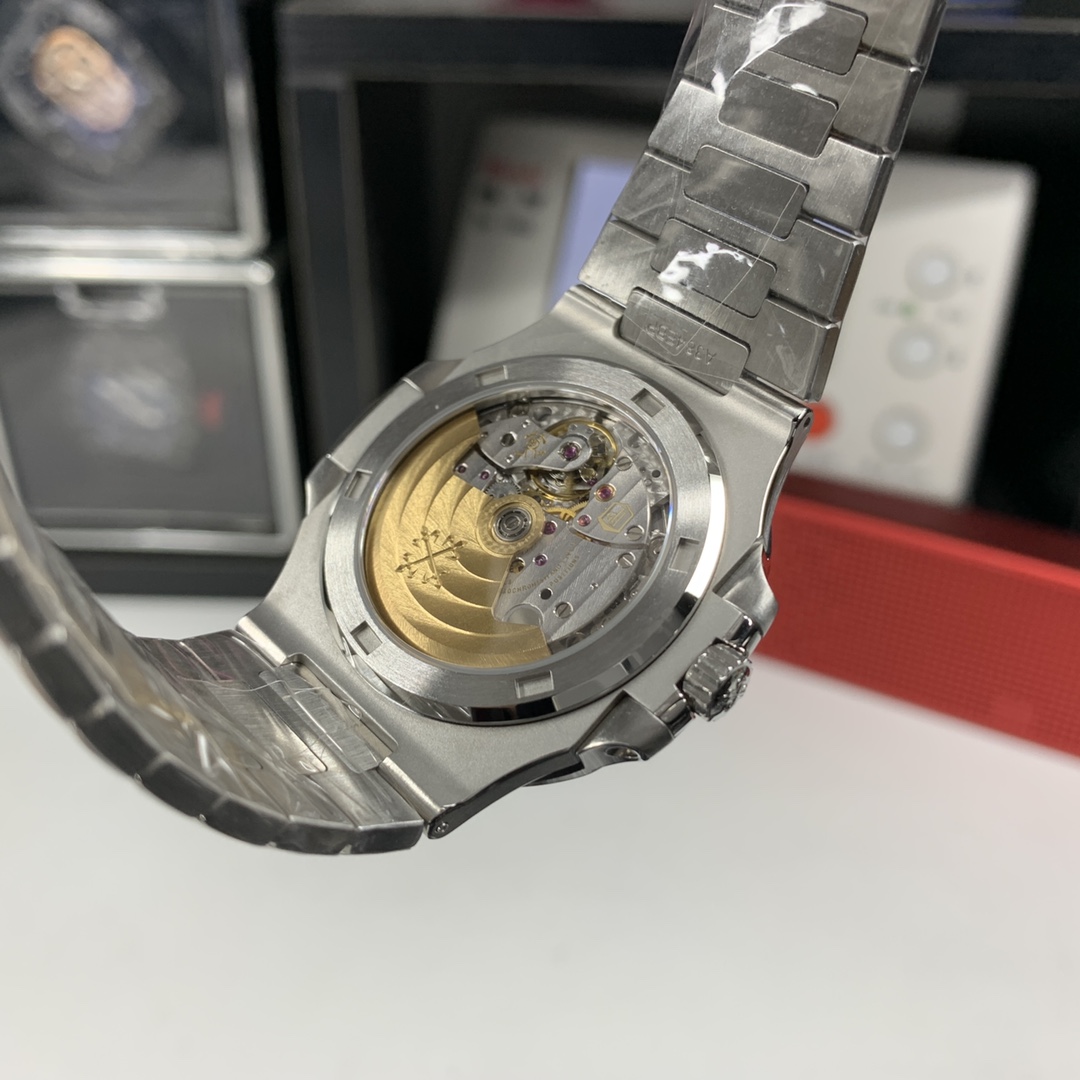 Patek Philippe Nautilus 40 mm Watch – IW-2462 - Image 7