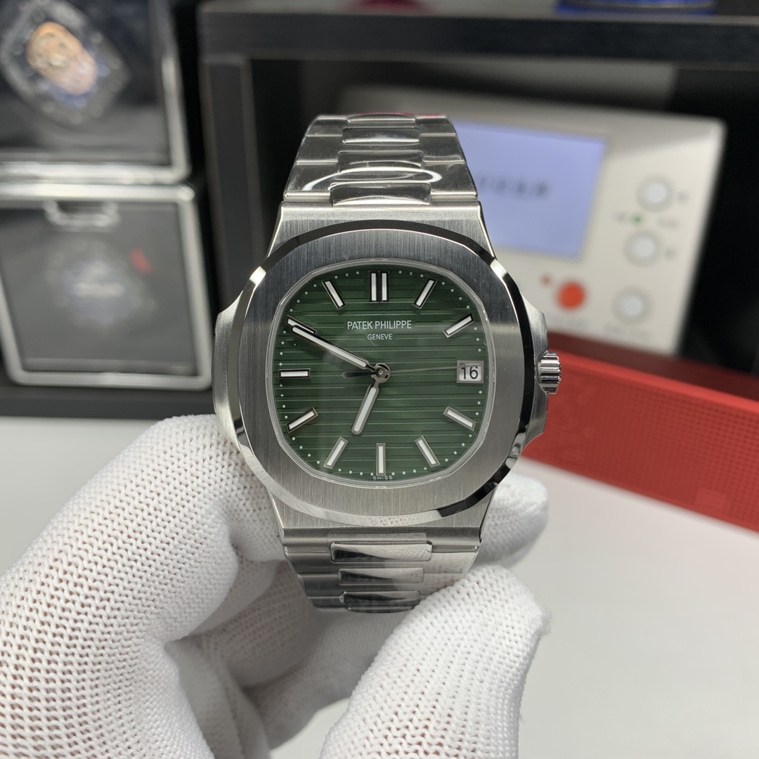 Patek Philippe Nautilus 40 mm Watch – IW-2462
