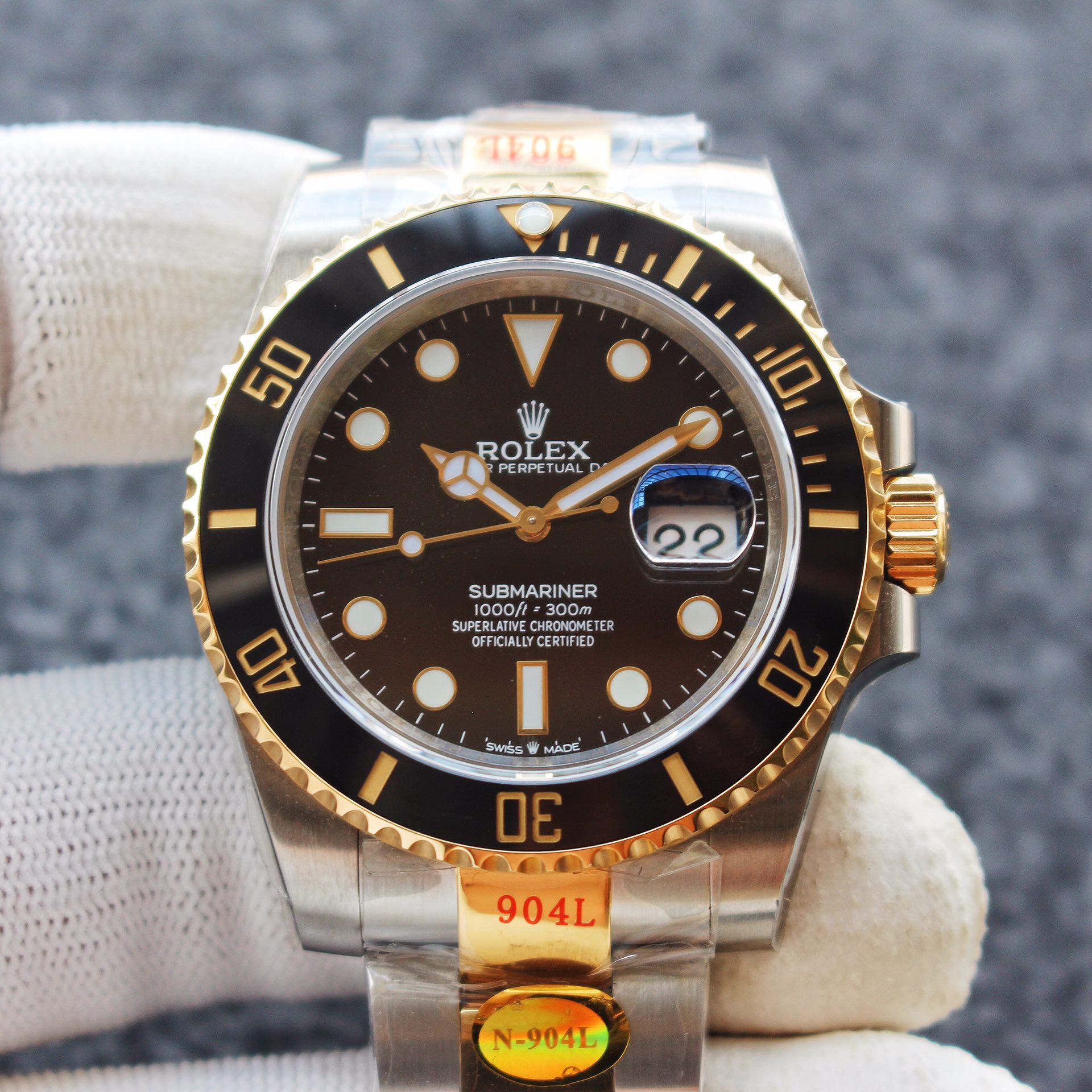 Rolex Submariner Luminous 40 mm Watch – IW-0293 - Image 2