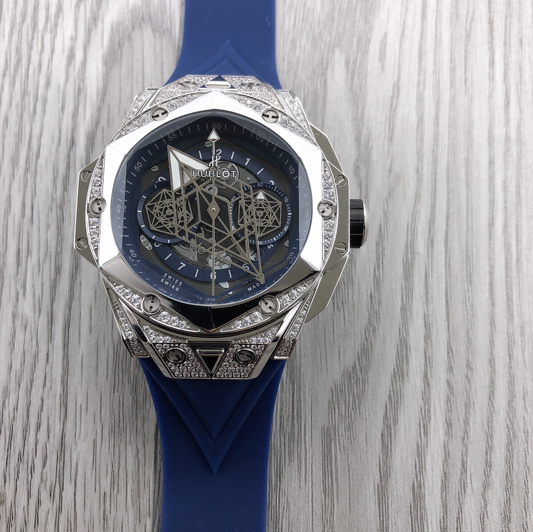 Hublot Classic Chronograph 45 mm Watch – IW-0401