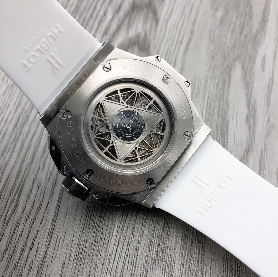 Hublot Classic Chronograph 45 mm Watch – IW-0401 - Image 5