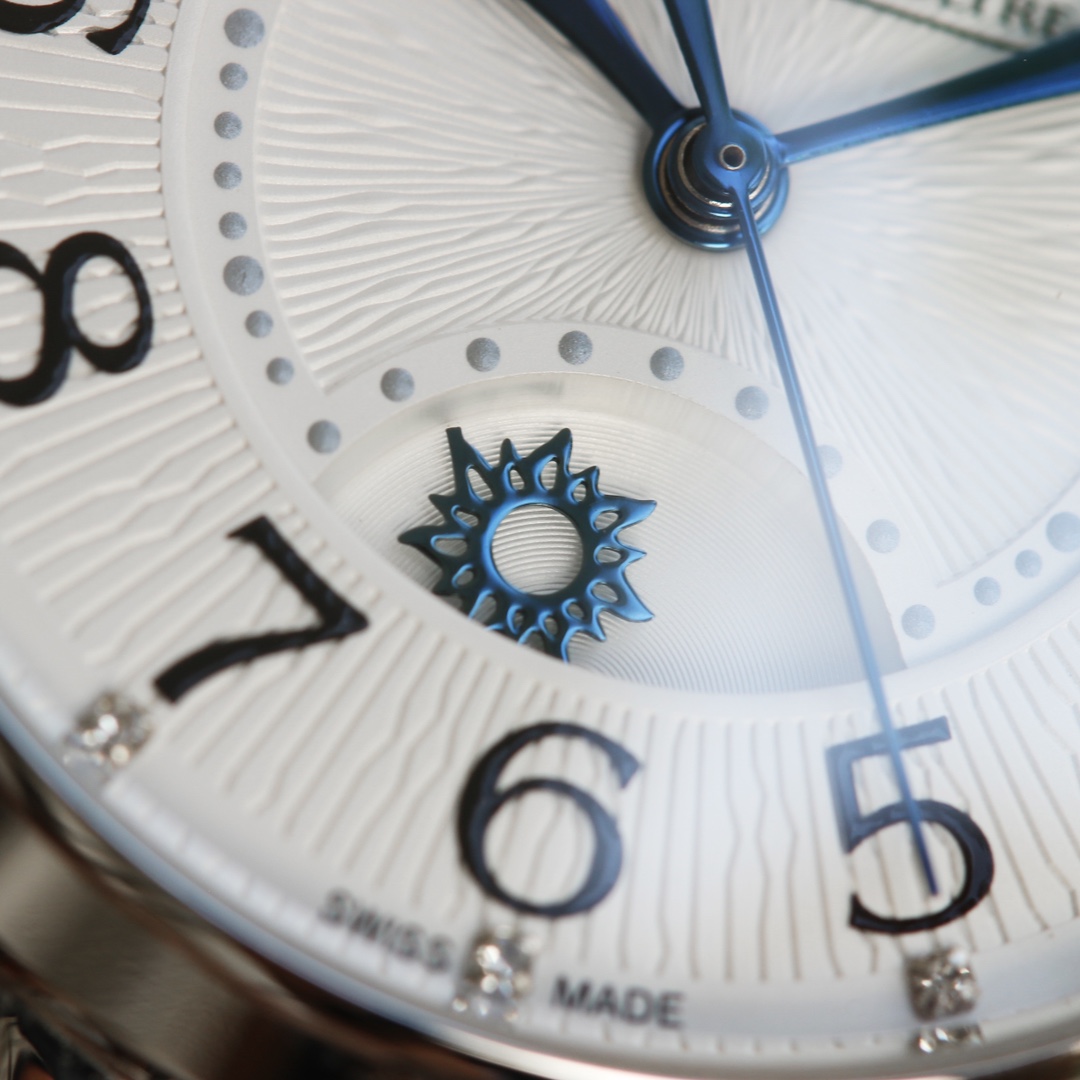 Jaeger-LeCoultre Classic Diamond-Set 34 mm Watch – IW-0536 - Image 5