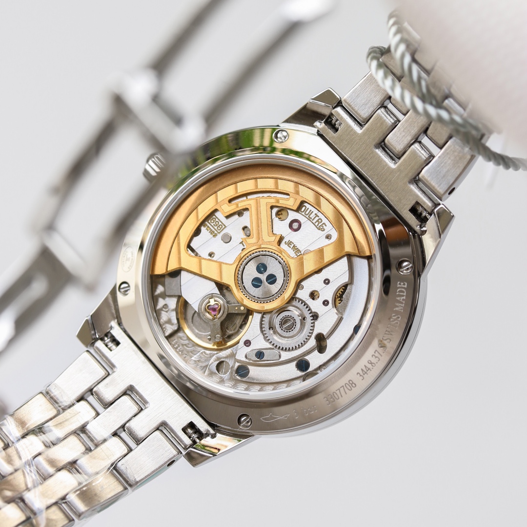 Jaeger-LeCoultre Classic Diamond-Set 34 mm Watch – IW-0536 - Image 8