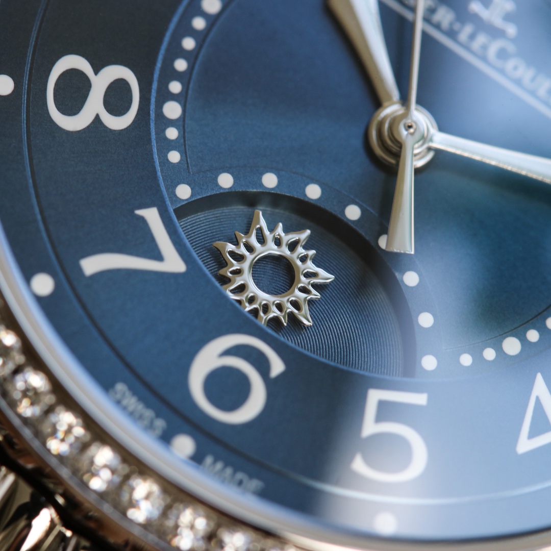 Jaeger-LeCoultre Classic Diamond-Set 34 mm Watch – IW-0537 - Image 5