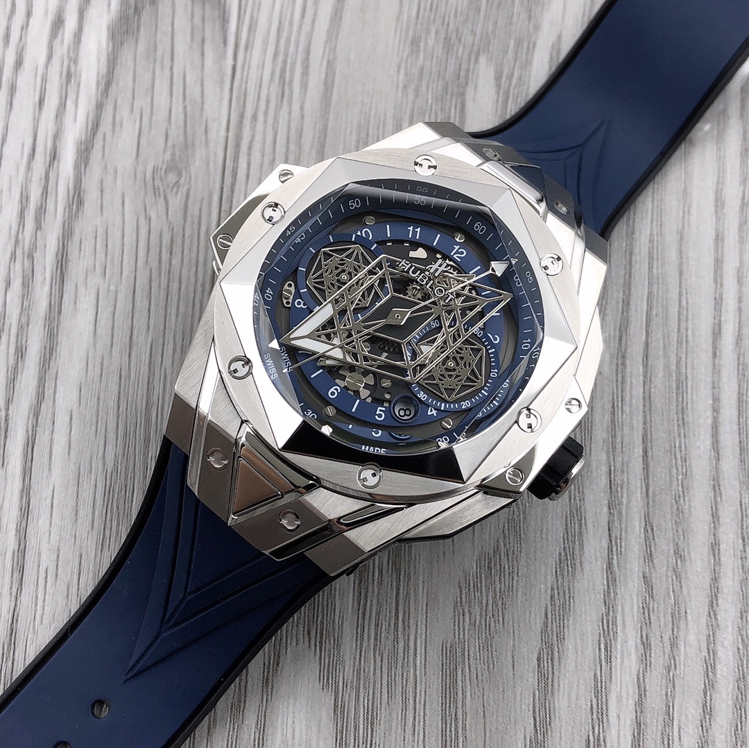 Hublot Classic Chronograph 45 mm Watch – IW-0398
