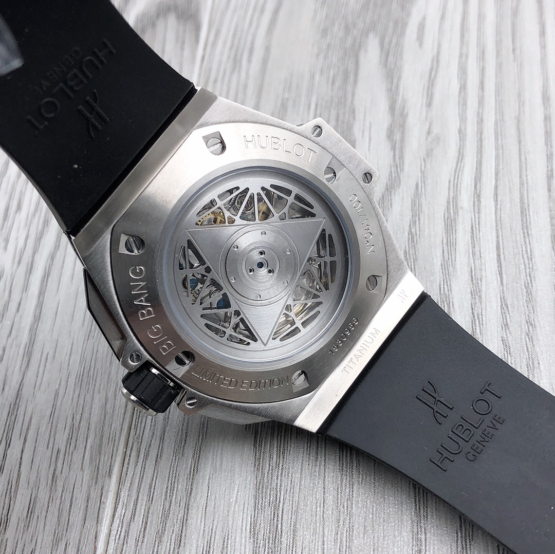 Hublot Classic Chronograph 45 mm Watch – IW-0398 - Image 4