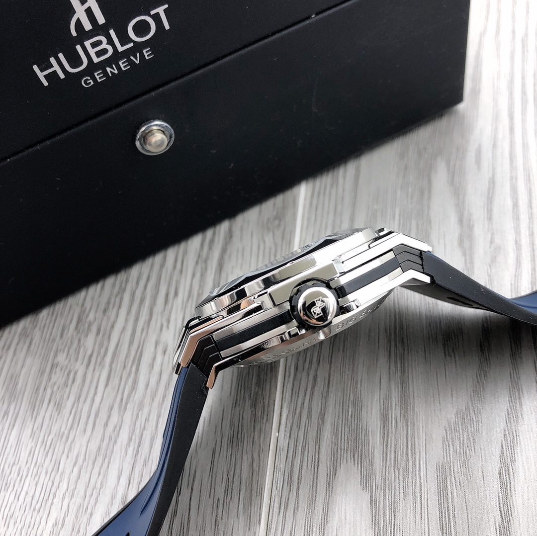 Hublot Classic Chronograph 45 mm Watch – IW-0398 - Image 7