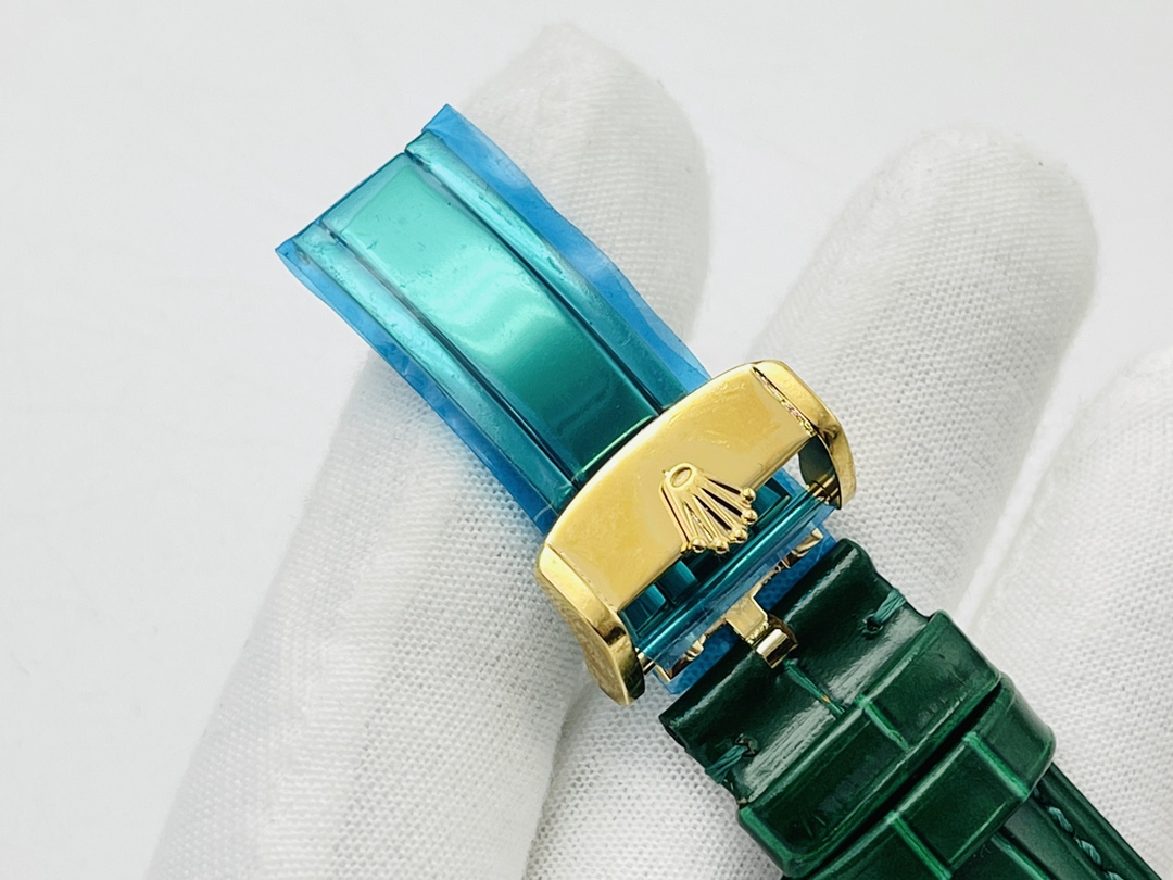 Rolex Day-Date Luminous 36 mm Watch – IW-0279 - Image 9