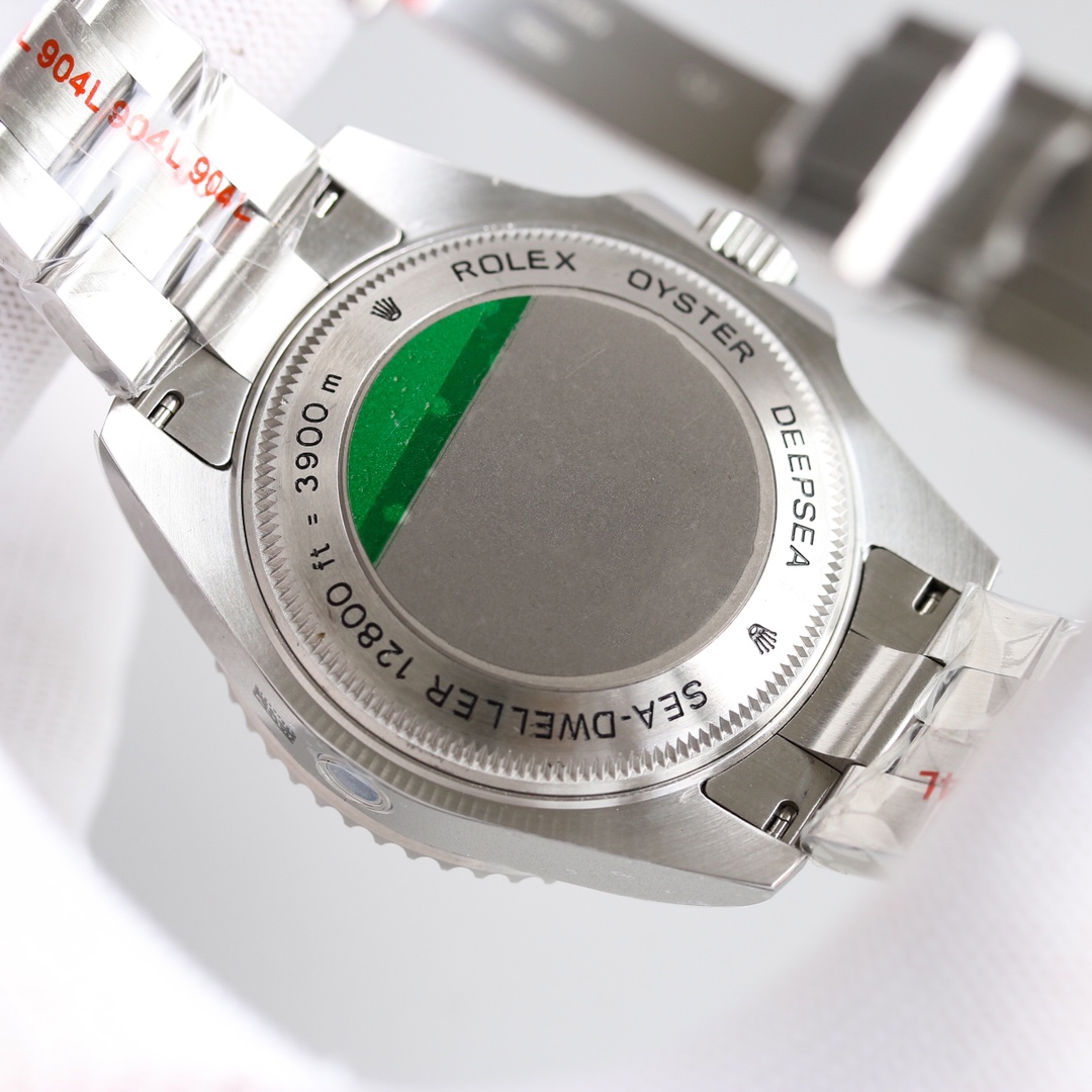 Rolex Sea-Dweller Luminous 44 mm Watch – IW-0276 - Image 8